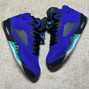 Jordan 5 retro “Alternate Grape” size 9